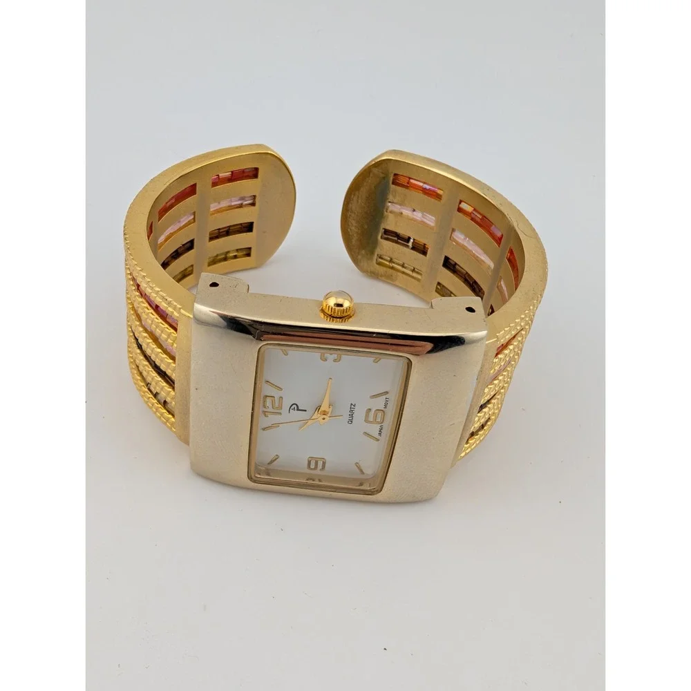 P Watch Women 30mm Case Gold Beaded Bangle Band-‎ New Battery